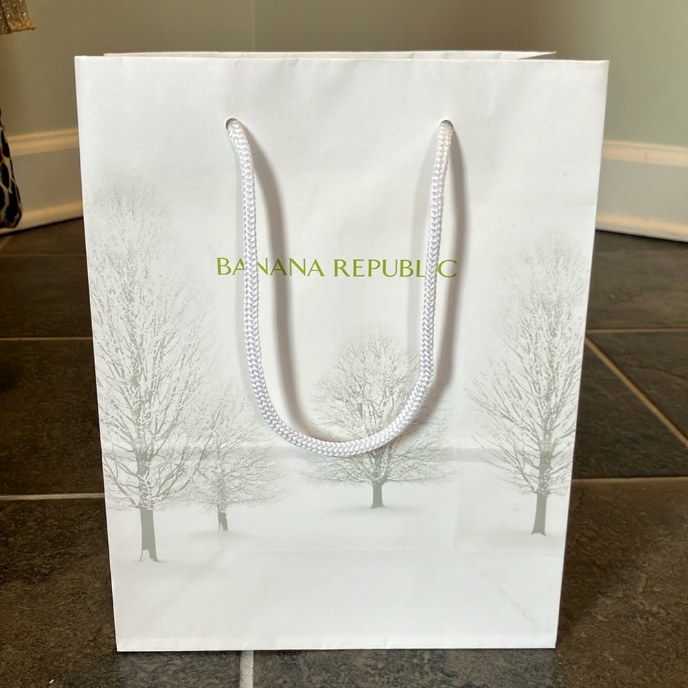 🌺 Banana Republic Shopping Bag